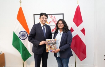 Ambassador Manish Prabhat congratulated Indian student Ms. Ridhima Pal,who won the prestigious Unge Forskere award 